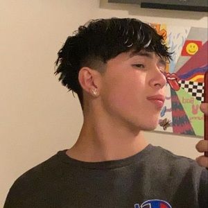 Meet your Posher, Javier